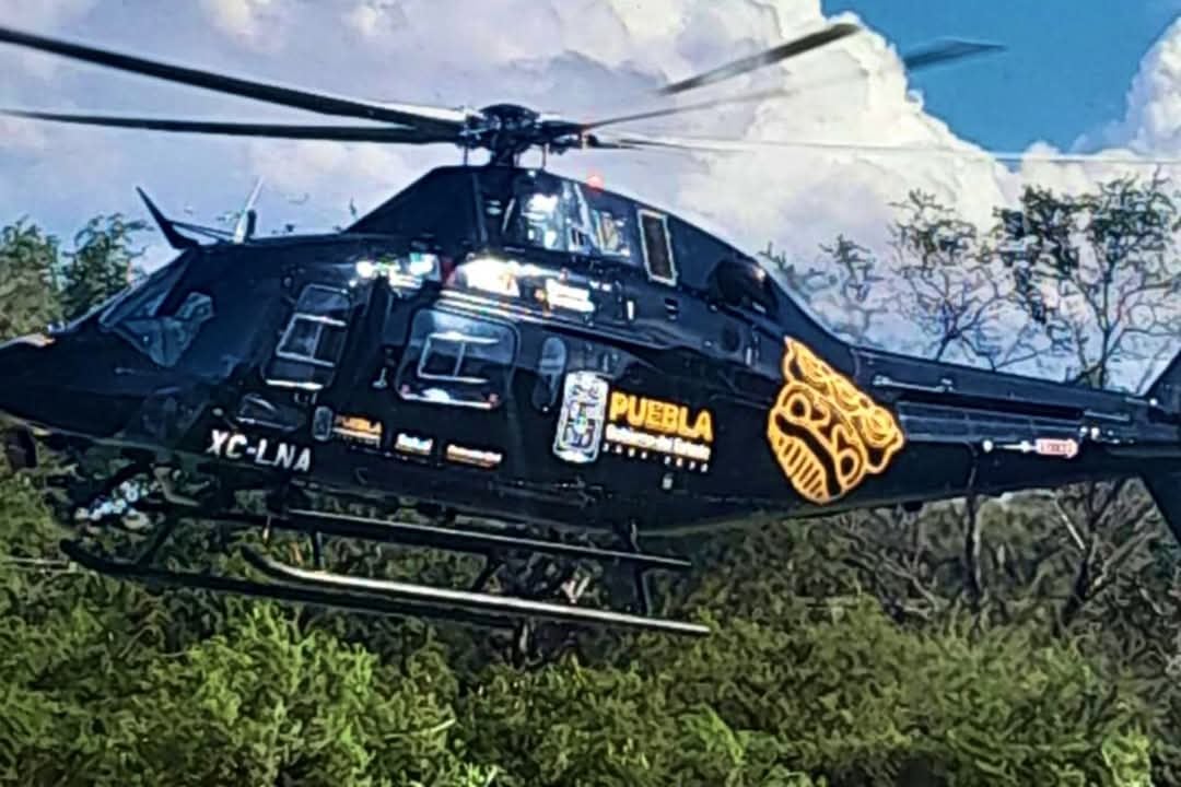 Gobierno de Puebla y SUMA realizan traslado aéreo de urgencia para salvar la vida de un bebé.