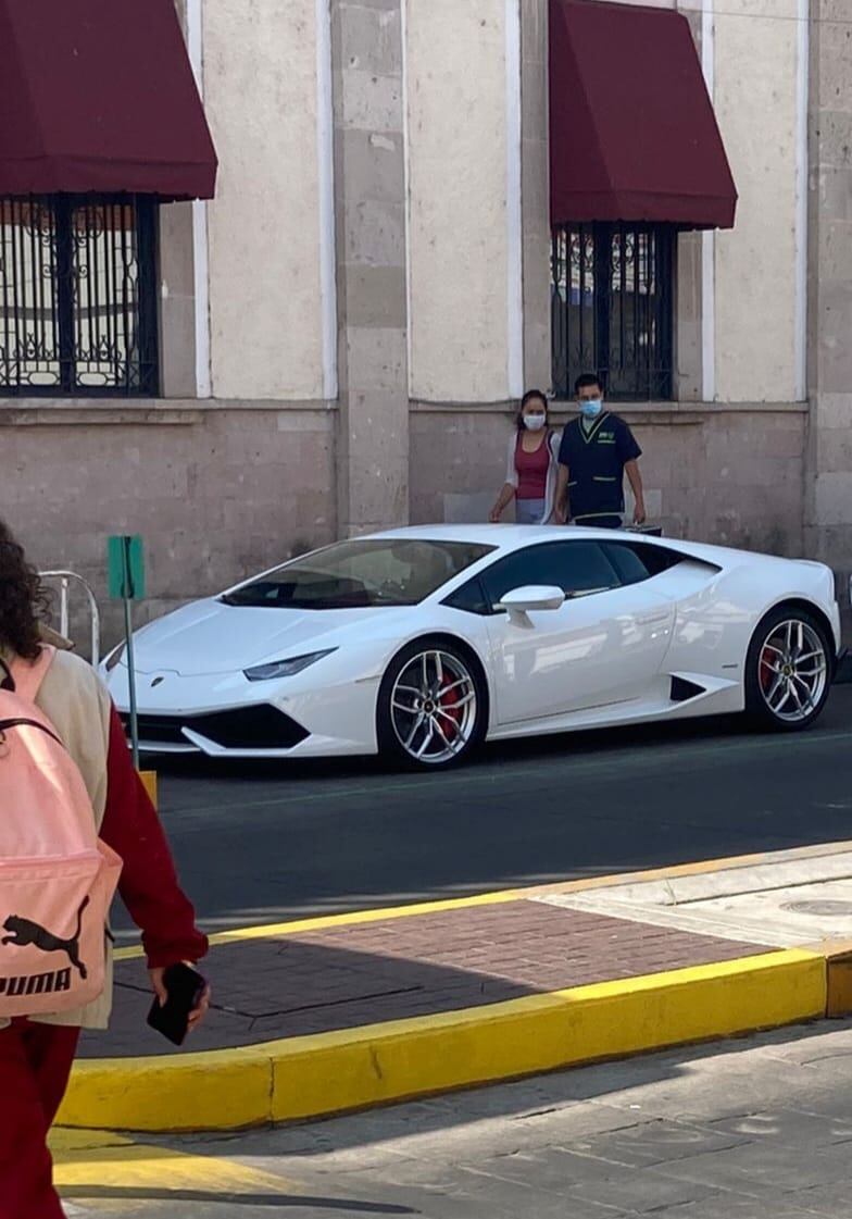 Lamborghini de Alma Denisse, alcaldesa de Moroleón, Guanajuato/Twitter