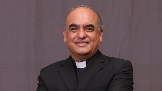 Sacerdote Salvador Valadez