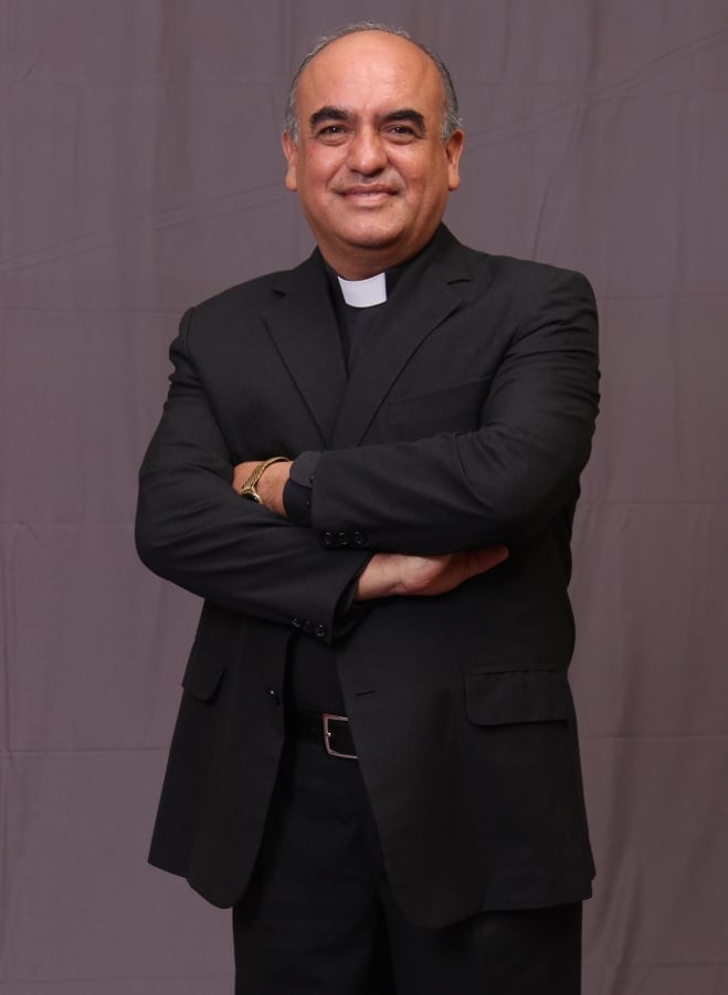 Sacerdote Salvador Valadez