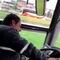 Conductor sufre preinfarto y así manejó hasta una estación (VIDEO)