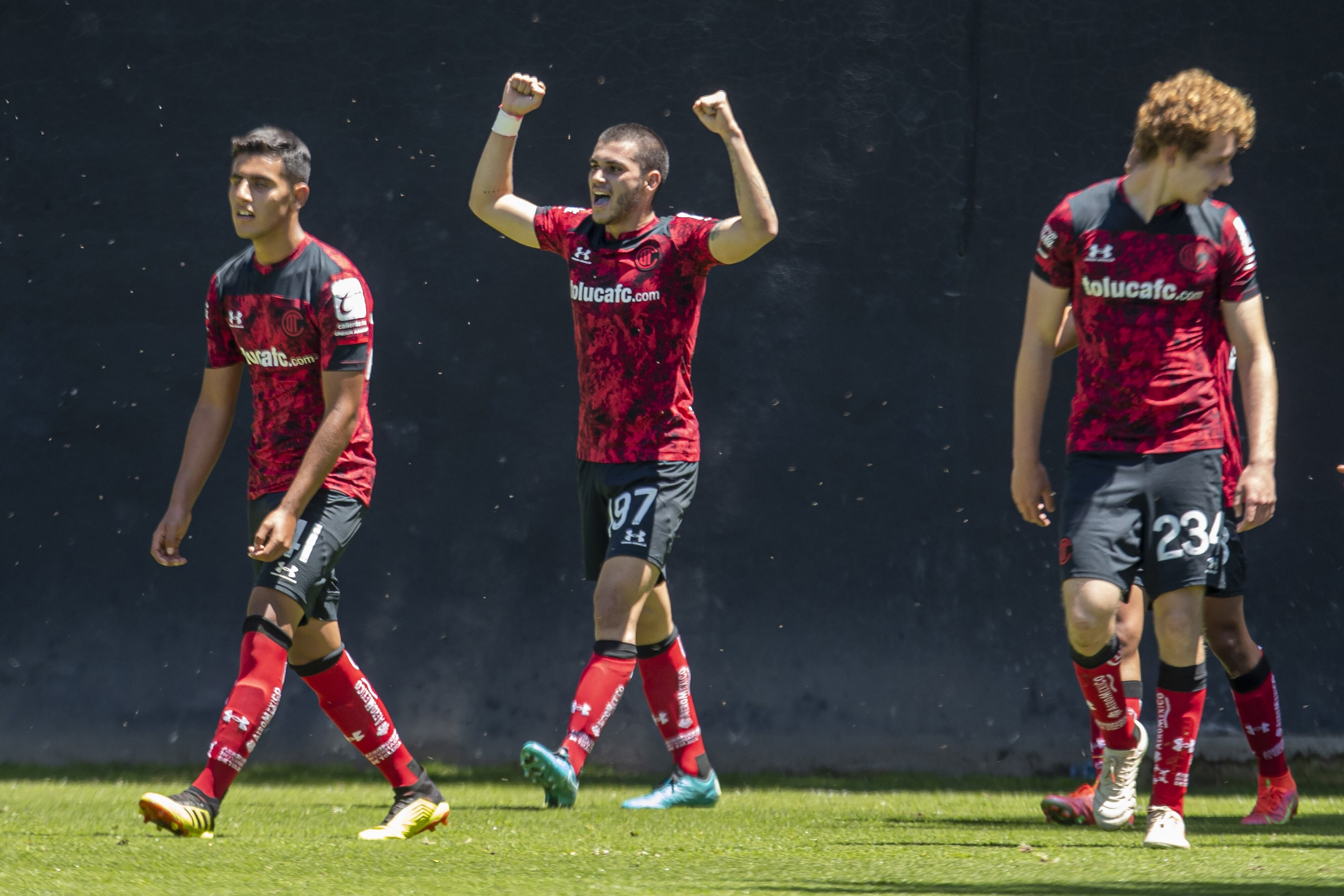 Louis Estrada Derbez.