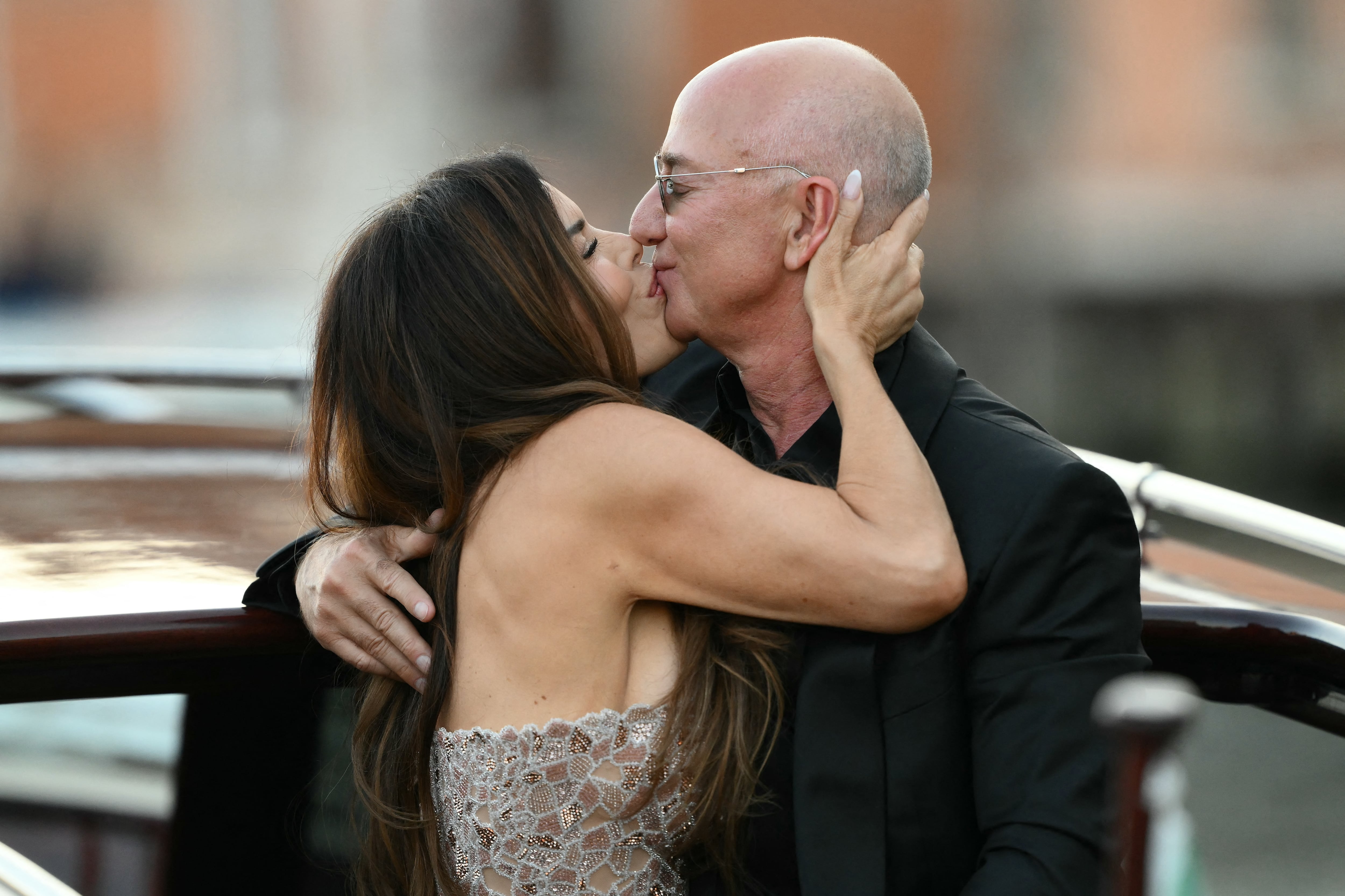 Jeff Bezos y Lauren Sánchez.