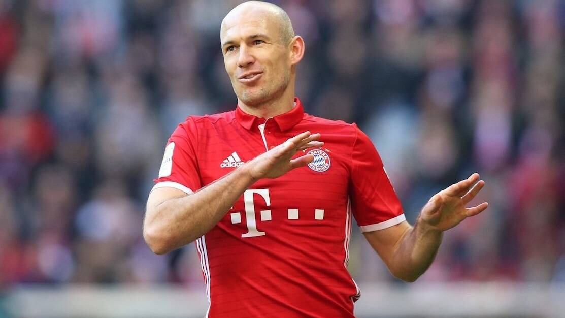 Arjen Robben volvió a engañar al arbitro