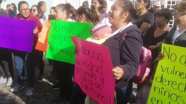 Padres de familia se manifestaron en el kínder.