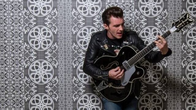 El actor y cantante asegura que el doctor le dijo que su muñeca no volverá a quedar igual por lo que no será posible que vuelve a tocar su guitarra. 