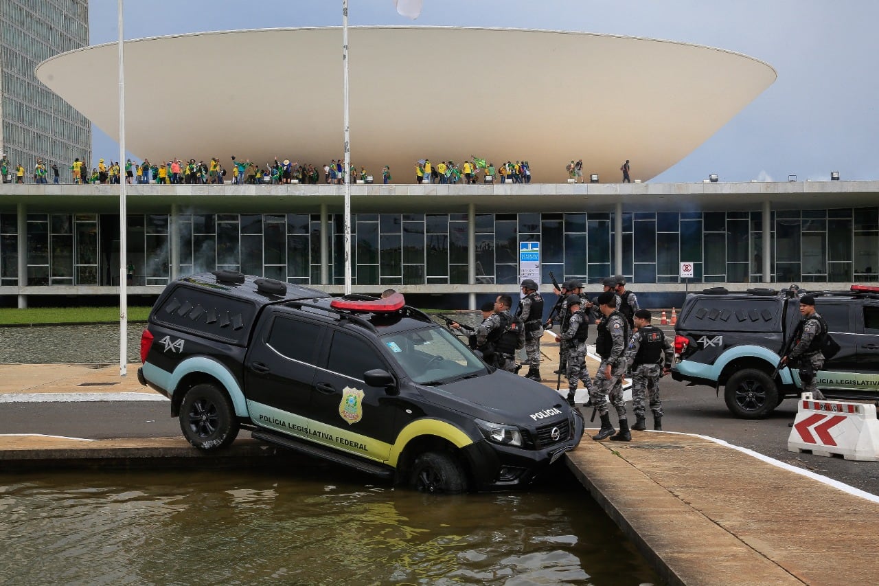 Policía de Brasil recupera el Congreso
