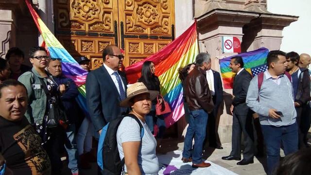 Colectivos afuera del Congreso de Zacatecas