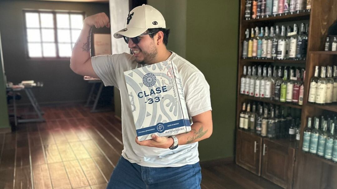 Historia para tontos presume de su tequila y termina funado en redes sociales