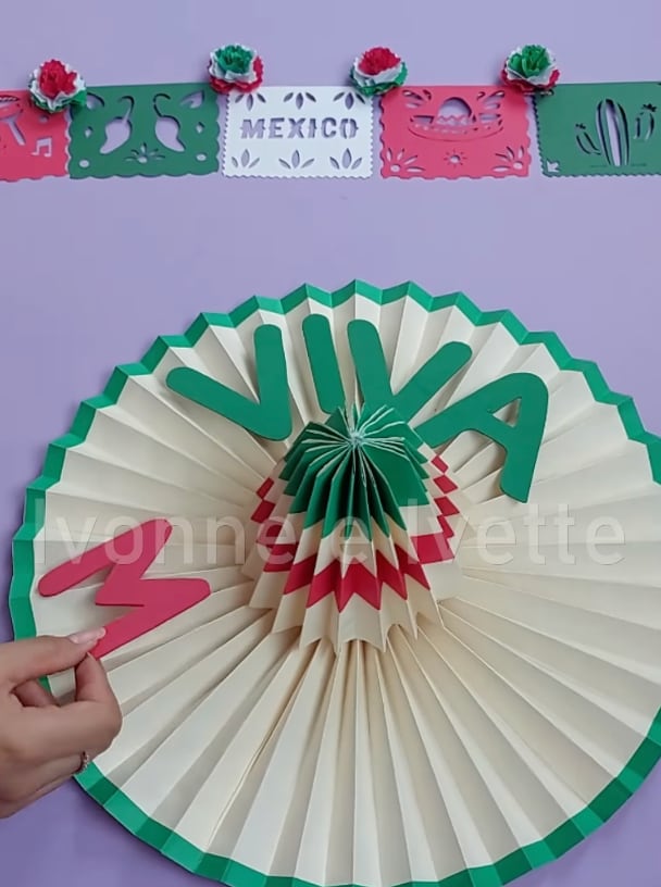 Rosetón de sombrero mexicano de papel