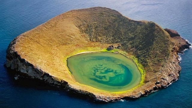 Las rocas Brainbridge, una belleza natural en las Islas Galápagos.