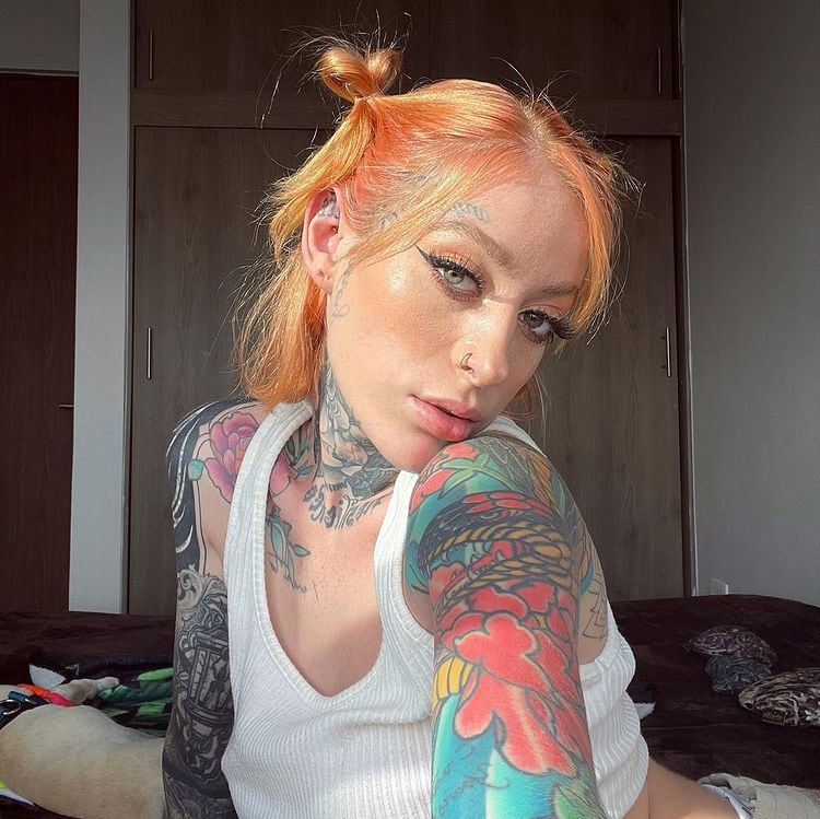 Kelly Medanie, modelo del video de Babo de Cartel de Santa.