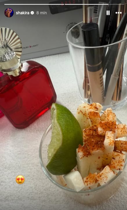 Shakira come jícama con chile tras mudarse a México