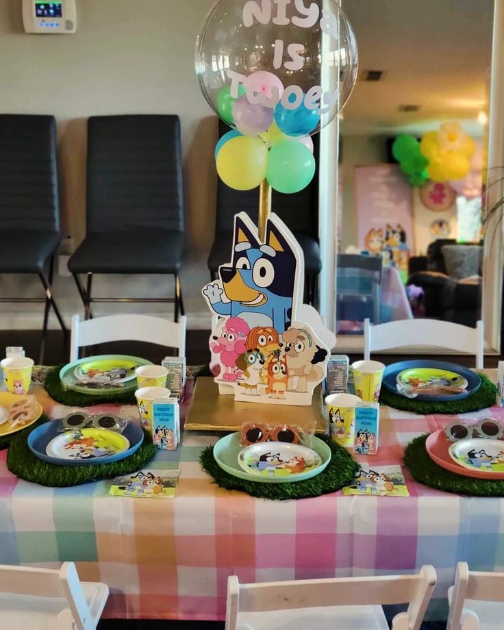 Ideas de un centro de mesa de Bluey para el Día de las Madres