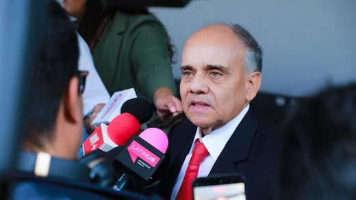 PRI reclama al Senado por no citar a Rafael Ojeda como a Maru Campos