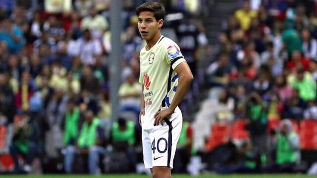 Lainez en la cancha del Azteca.