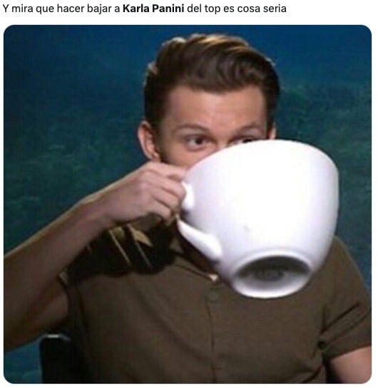 Memes comparan a Ángela Aguilar con Karla Panini por su relación con Christian Nodal