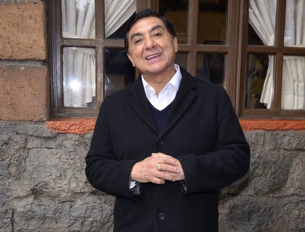 Carlos Bonavides usa sonda para orinar y no es broma