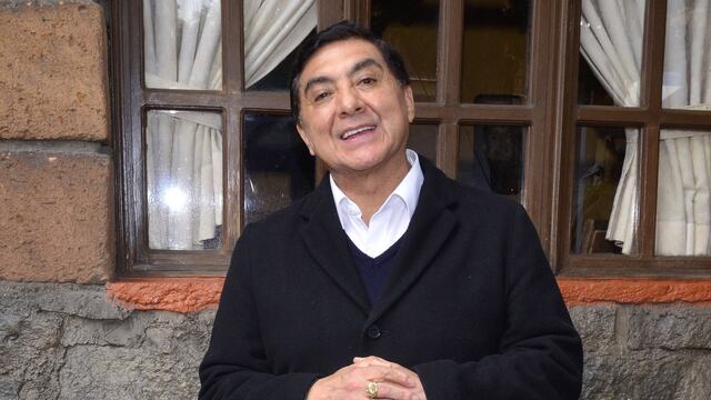 Carlos Bonavides usa sonda para orinar y no es broma