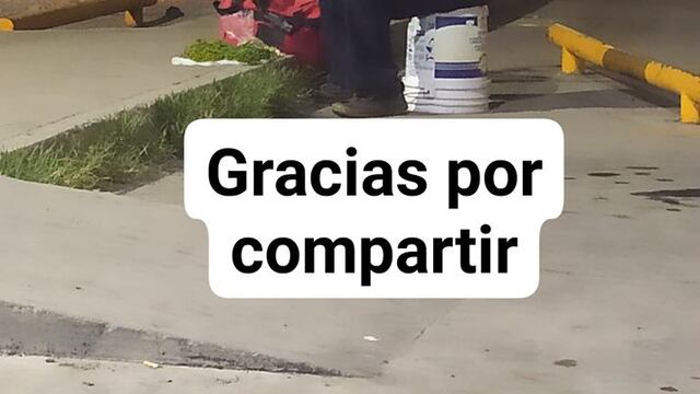 Señor que vende flores