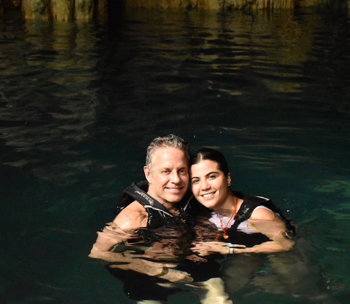 Alexis Ayala y Cinthia Aparicio