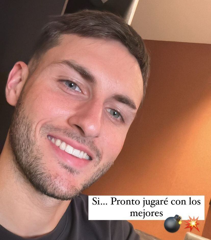 Santiago Giménez.