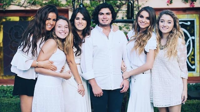 Los Peña junto a Los Rivera