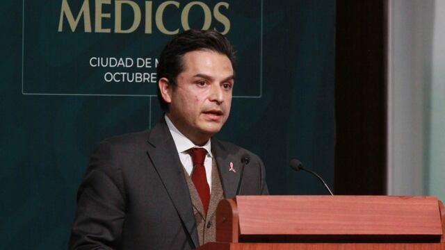 Zoé Robledo, titular del IMSS