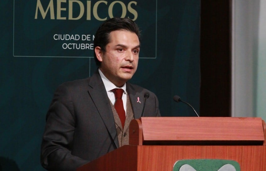 Zoé Robledo, titular del IMSS