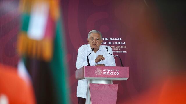 Andrés Manuel López Obrador, presidente de México, durante su intervención en la inauguración y abanderamiento del Sector Naval Boca de Chila