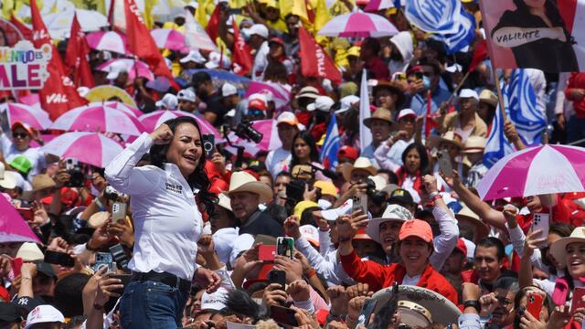 Alejandra del Moral candidata a la gubernatura del Estado de México por la Coalición Va por el Estado de México realizó un cierre de campaña en la ciudad de Toluca frente a Palacio de Gobierno.