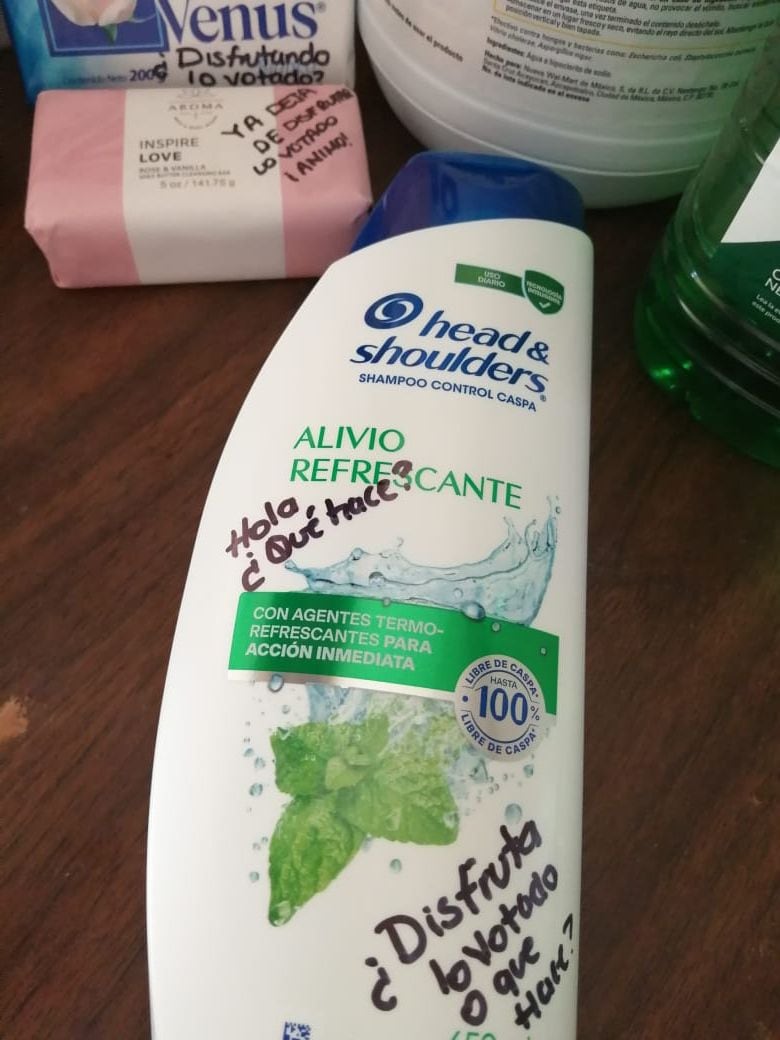 Mensajes contra la 4T en despensas para damnificados de Guerrero