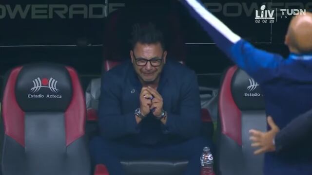 Antonio Mohamed llora luego de lograr su tercer campeonato en la Liga MX