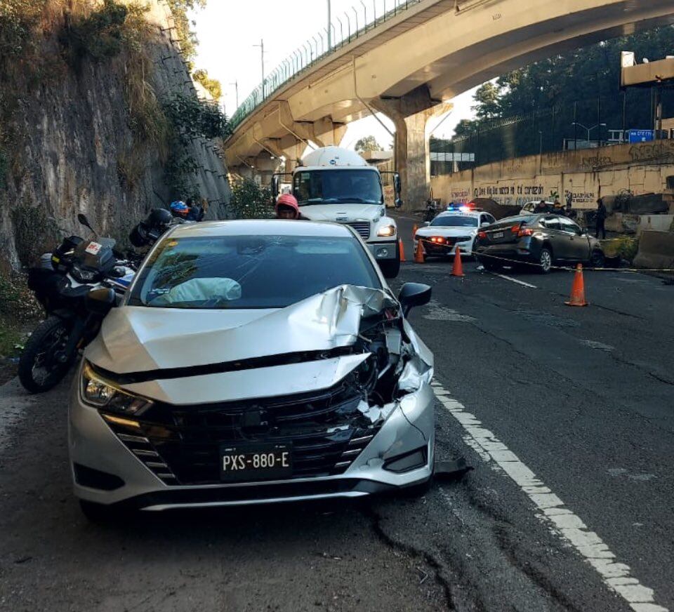Accidente en autopista México-Toluca deja a hombre muerto