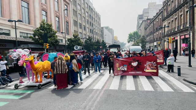Los Reyes Magos se manifestaron en la Avenida 20 de Noviembre para exigir contundentes demandas al gobierno capitalino