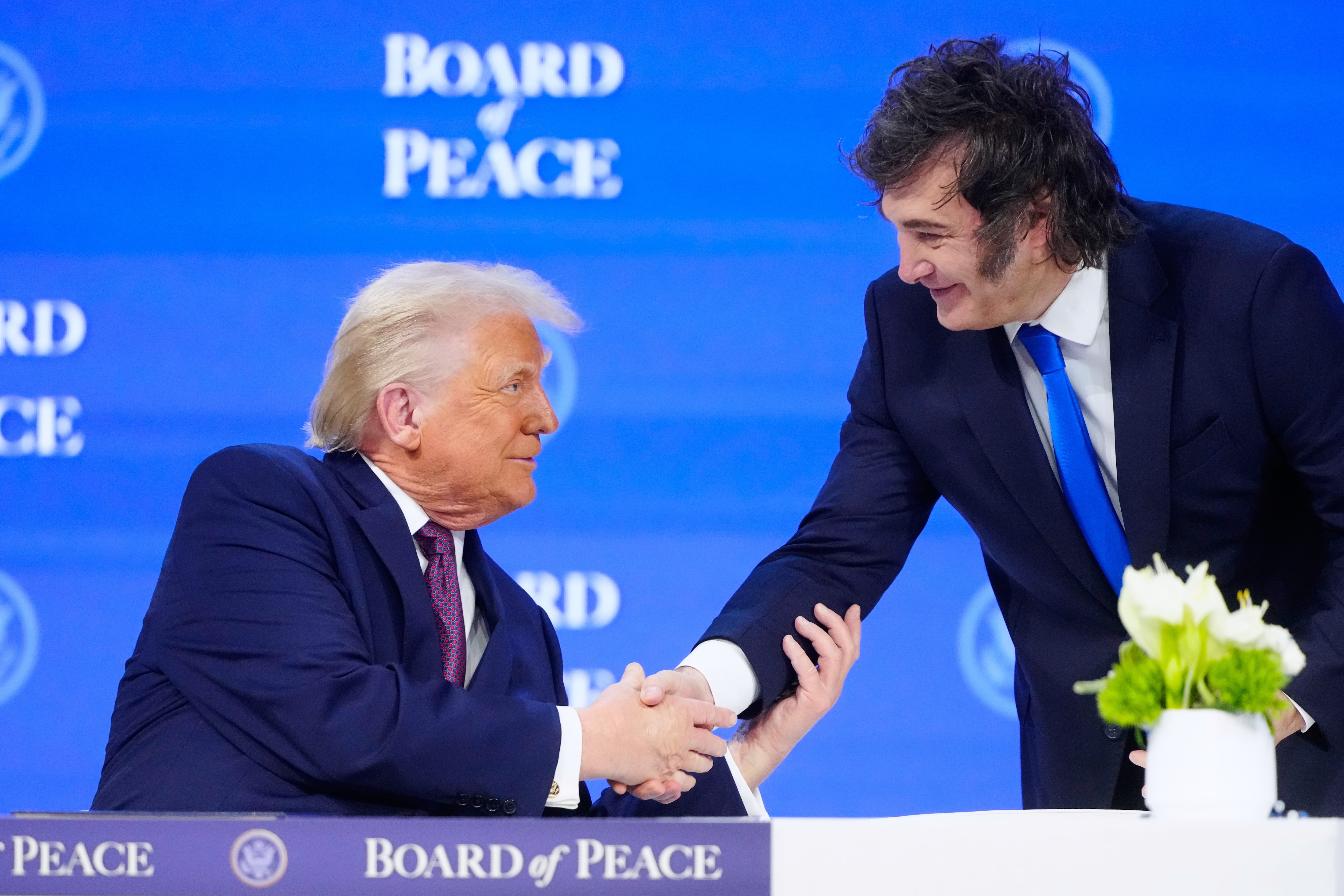 Javier Milei y Donald Trump en Davos, Suiza