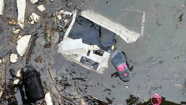 Restos del helicóptero que se estrelló en el río Hudson, Nueva York