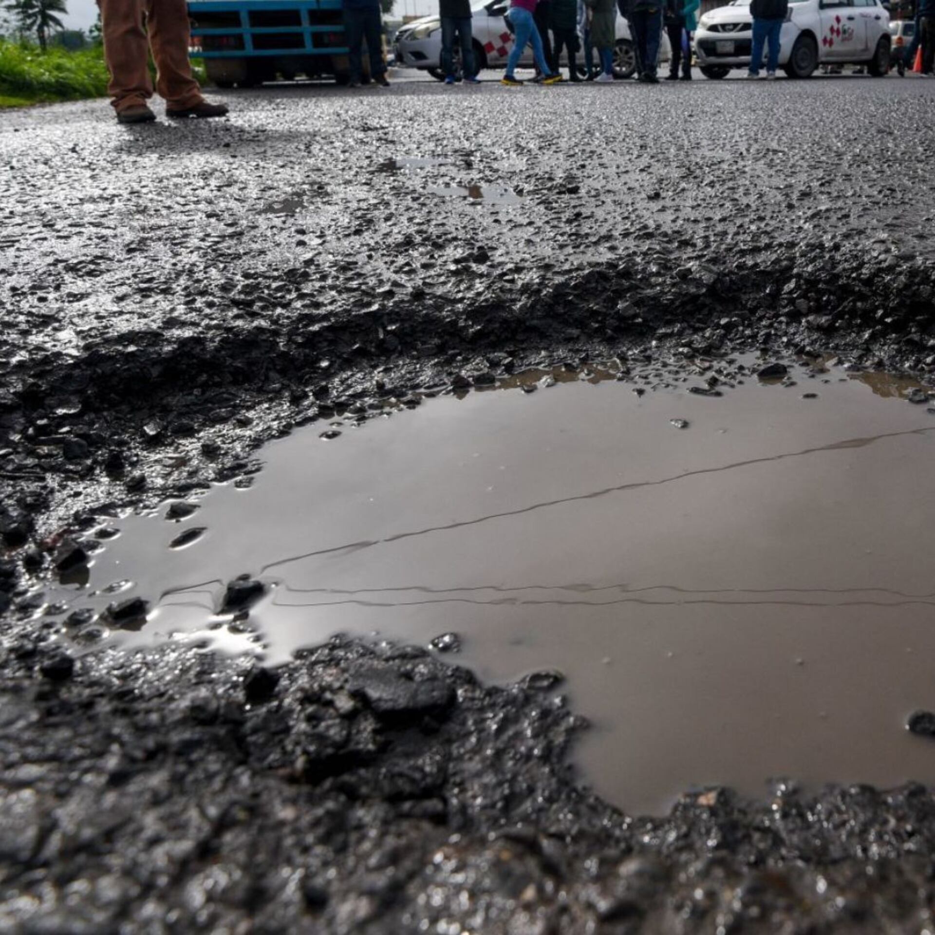 CDMX bajo el agua: entre baches y coladeras olvidadas