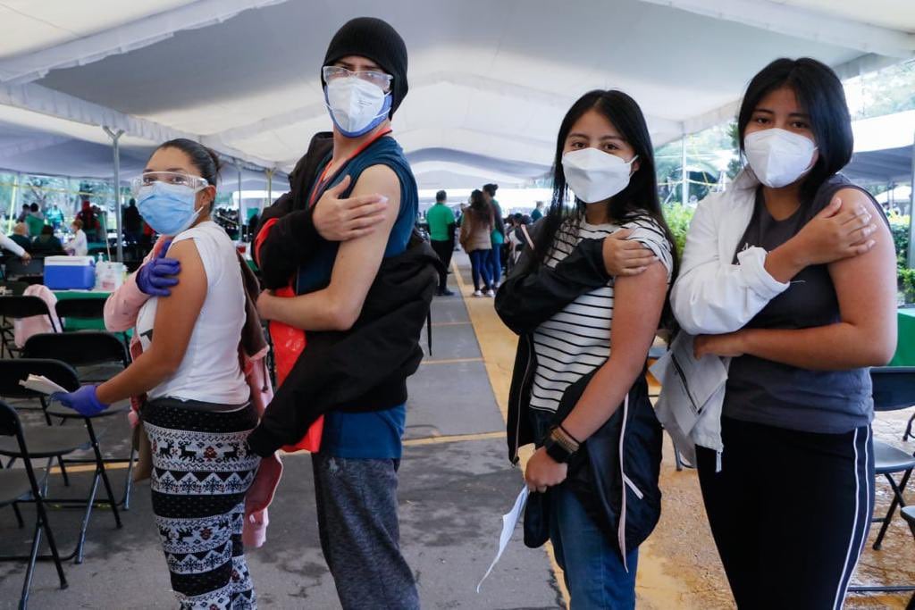 Inicia vacunación para mayores de 18 años