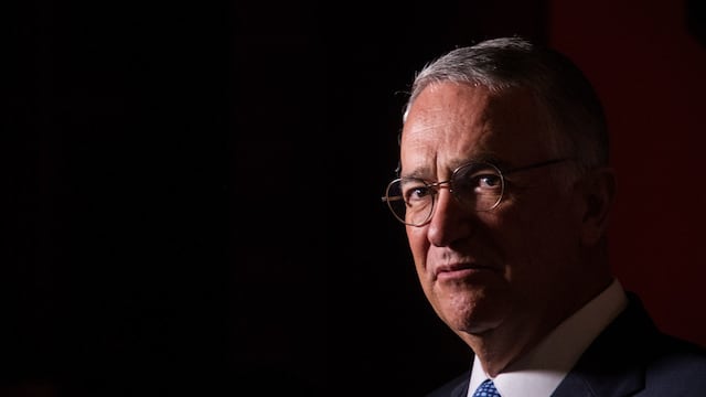 Revés para Elektra de Ricardo Salinas Pliego; deberá cubrir millonario pago SAT por adeudo de ISR