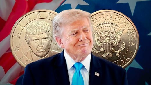 Así se ve la moneda conmemorativa de Donald Trump