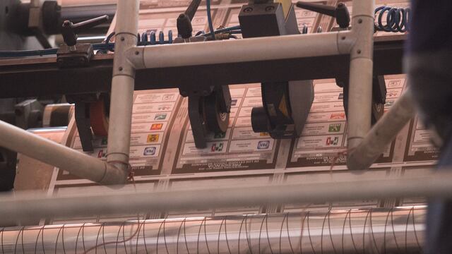 Impresión de las boletas electorales. Polémica por ortografía.