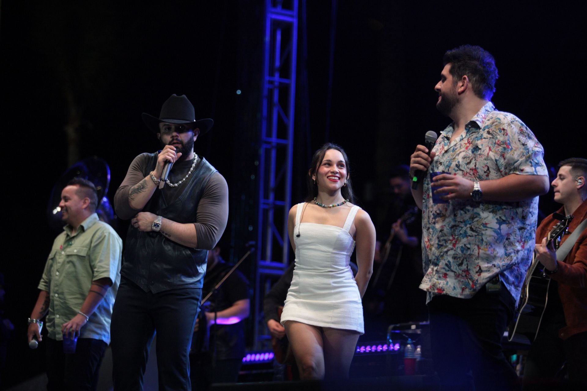 Carin León con Matisse.