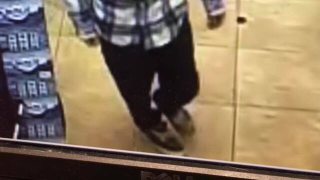 Ladrones asaltando un almacén