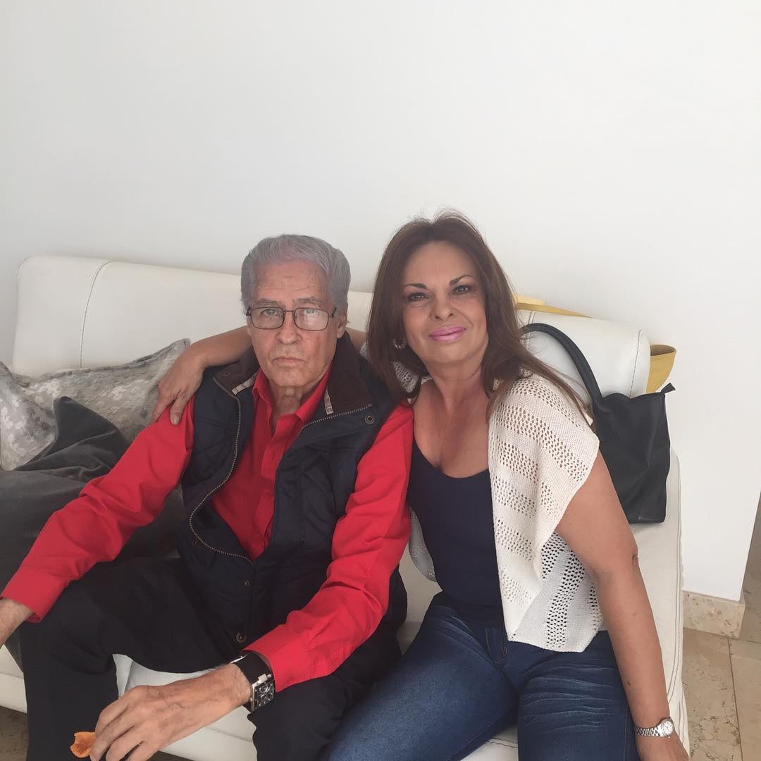 Mario Casillas y su esposa, Illiana de la Garza.