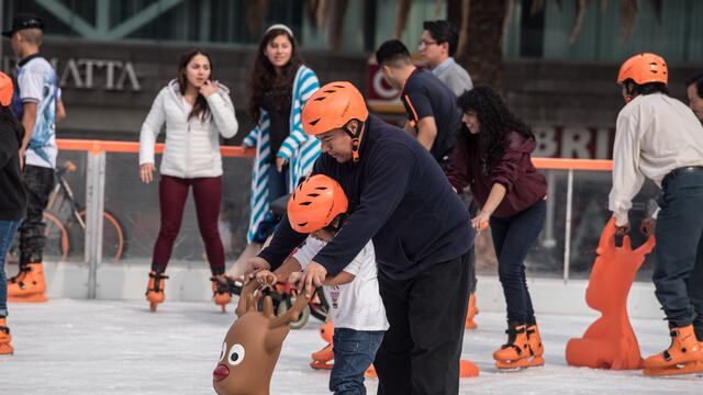 Pista de hielo en el Monumento a la Revolución en 2018