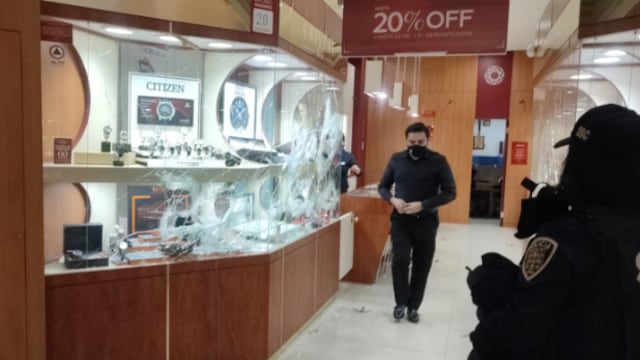 Asaltan joyería en Plaza Lindavista, en CDMX