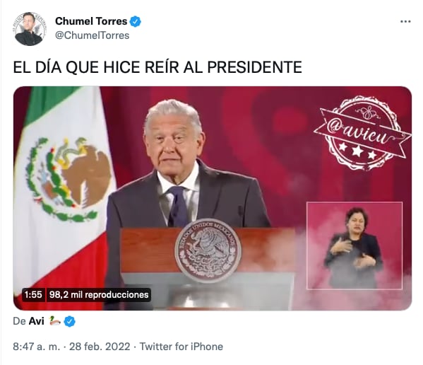 Tuit de Chumel Torres celebrando que fue mencionado en la mañanera del lunes 28 de febrero de 2022