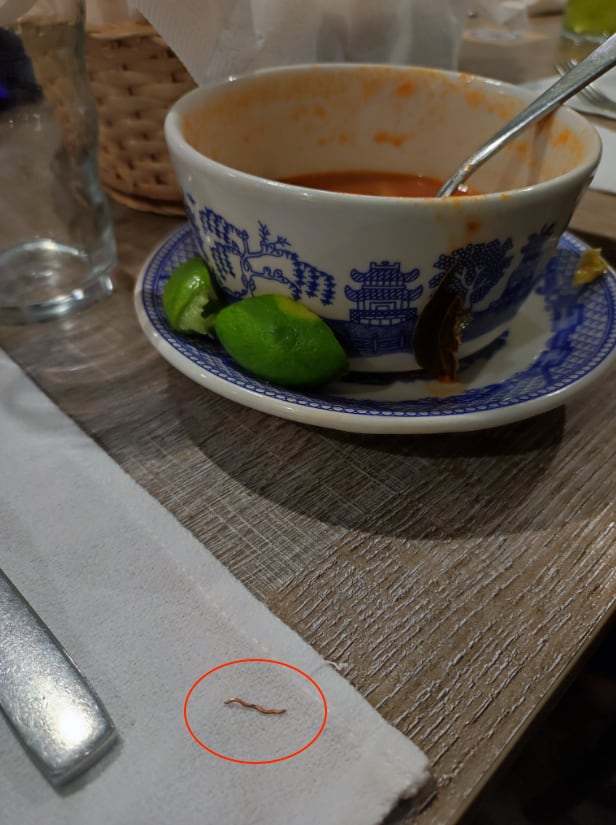 Sopa de verduras de Sanborns con grapa