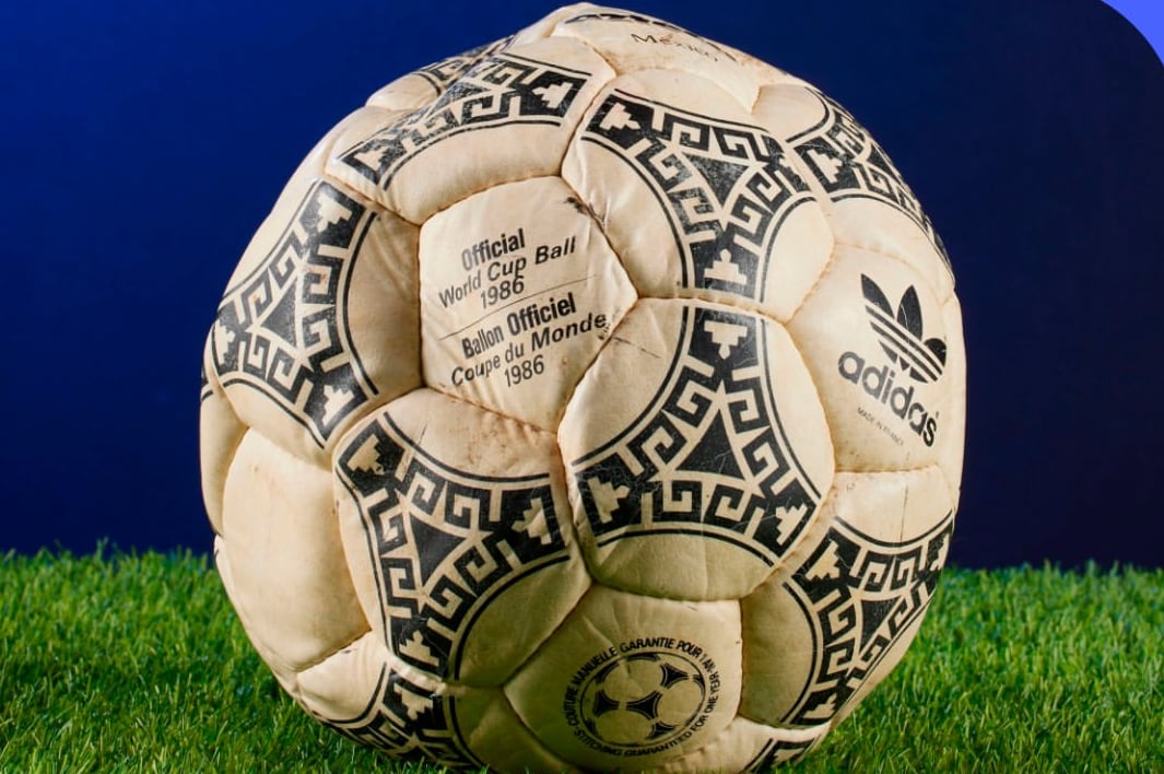 Balón de la Mano de Dios de Maradona